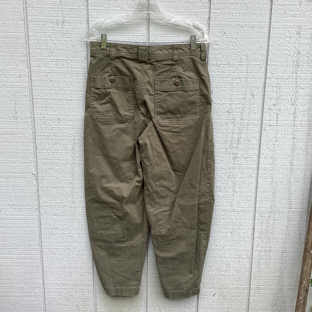 Banana Republic Olive Cropped Cargo Pants - Picture 4 of 4